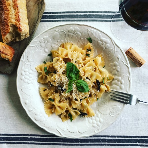 Farfalle Pasta with Sun-Dried Tomatoes and Basil